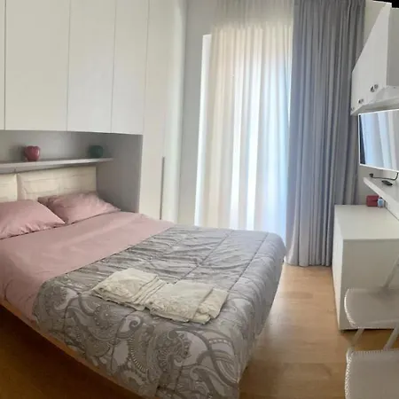 Florenzia Guest house *